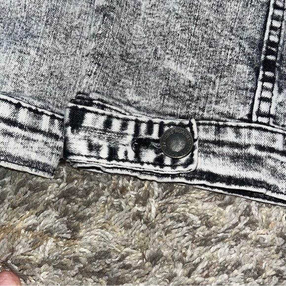 Road Narrows N.Y.C size medium men’s Jean distressed jacket - Picture 10 of 11